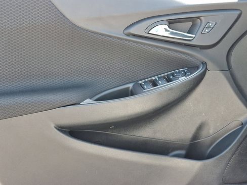 Used 2022 Chevrolet Malibu LT FWD image 12