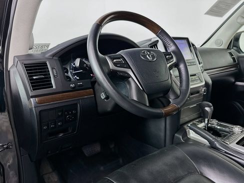 Used 2017 Toyota Land Cruiser AWD/4WD image 9