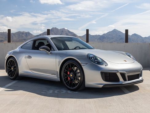 Used 2018 Porsche 911 GT3 RS image 3