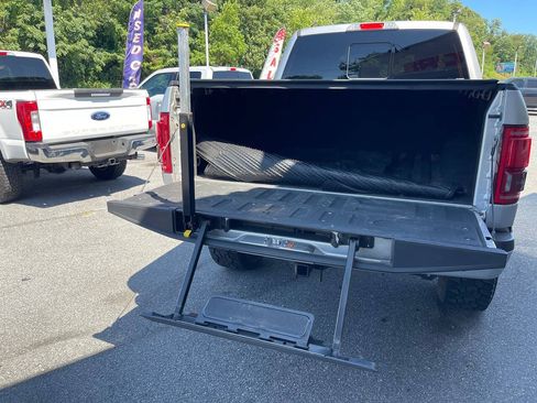 Used 2015 Ford F150 Platinum w/ Equipment Group 701A Luxury AWD/4WD image 7