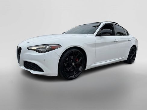 Used 2019 Alfa Romeo Giulia nero edizione w/ Nero Edizione image 9