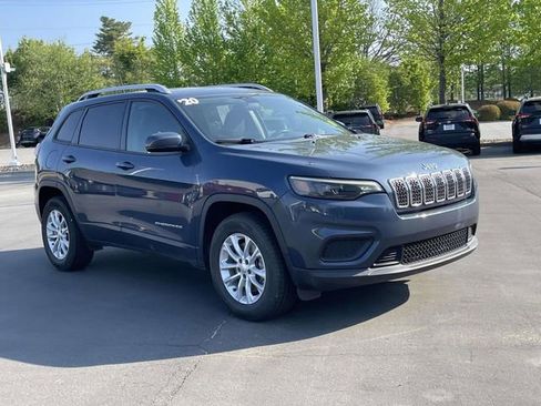 Used 2020 Jeep Cherokee Latitude w/ Cold Weather Group AWD/4WD image 7