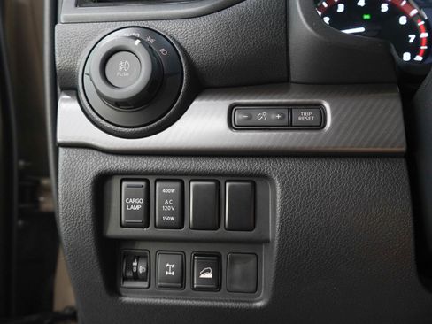 Used 2022 Nissan Titan PRO-4X w/ Pro-4x Convenience Package AWD/4WD image 28