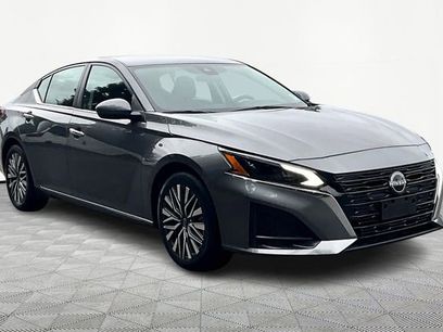 Used 2023 Nissan Altima 2.5 SV