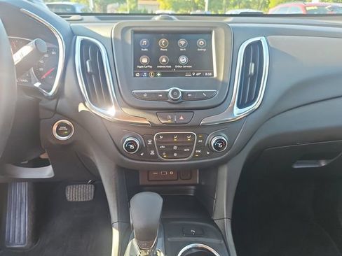Used 2024 Chevrolet Equinox LT FWD image 18
