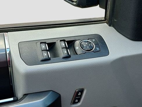 Used 2018 Ford F150 XLT w/ Equipment Group 302A Luxury image 19