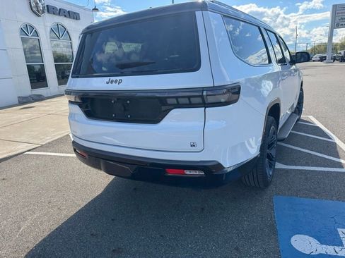 New 2026 Jeep Grand Wagoneer L 4WD image 11