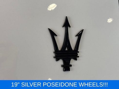 Used 2022 Maserati Ghibli Modena Q4 AWD/4WD image 4