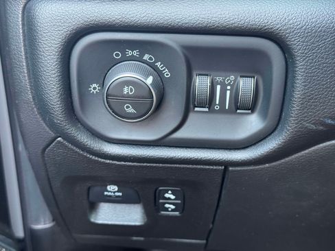 Used 2020 RAM 1500 Laramie AWD/4WD image 19