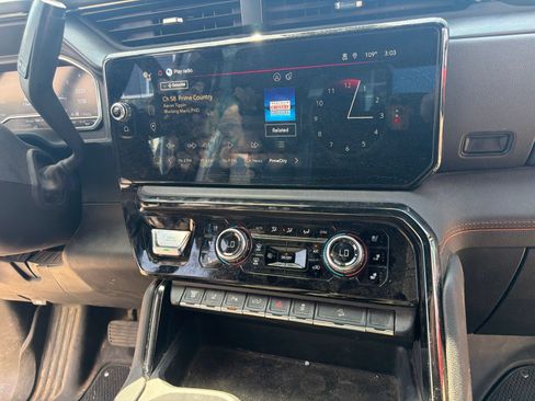 Used 2024 GMC Sierra 2500 AT4 w/ AT4 Premium Plus Package AWD/4WD image 24