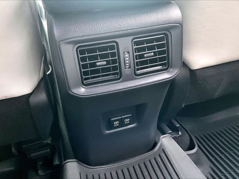 Used 2019 Toyota RAV4 XLE Premium image 33