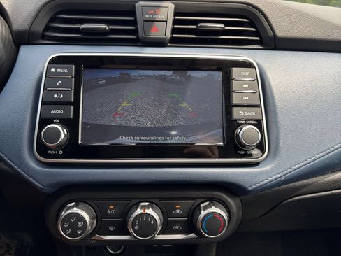 Used 2025 Nissan Versa SV FWD image 22