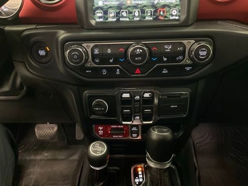 Used 2022 Jeep Wrangler Unlimited Rubicon w/ LED Lighting Group AWD/4WD image 20