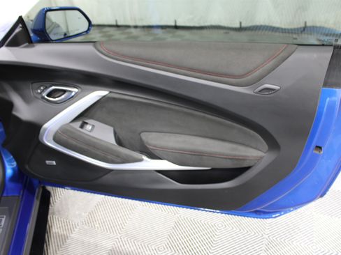 Used 2017 Chevrolet Camaro ZL1 RWD image 27