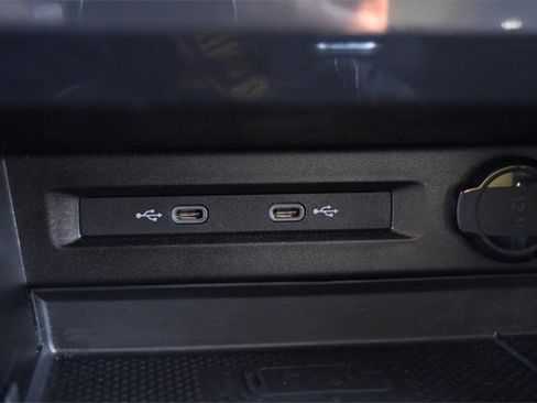 Certified 2022 Volkswagen Tiguan SE w/ Panoramic Sunroof Package image 16