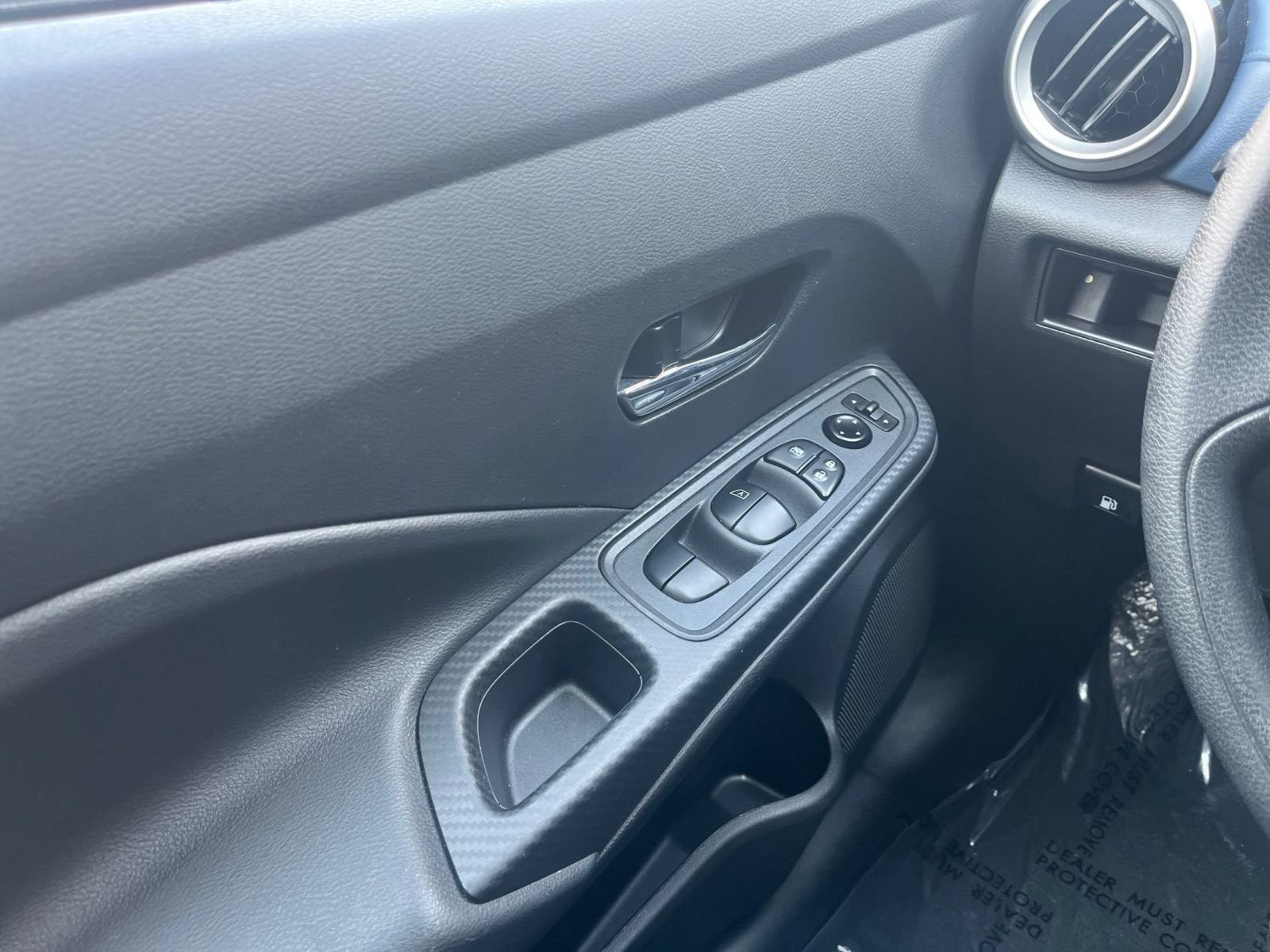 Used 2025 Nissan Versa SV FWD image 21