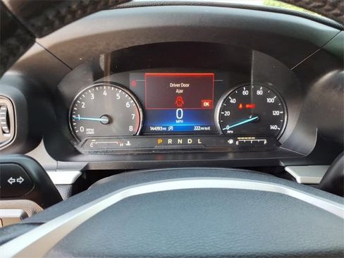 Used 2021 Ford Explorer XLT image 10