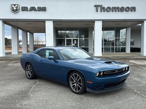 Used 2023 Dodge Challenger R/T image 2