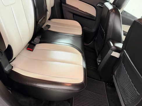Used 2017 Chevrolet Equinox Premier w/ Enhanced Convenience Package AWD/4WD image 19