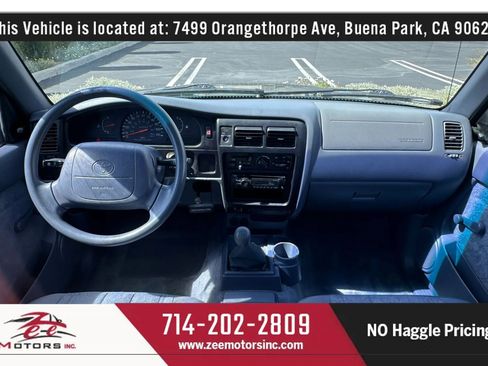 Used 2000 Toyota Tacoma 2WD Regular Cab image 17