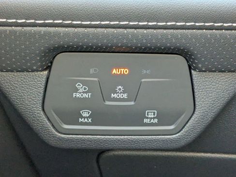 New 2026 Volkswagen Atlas SE image 17