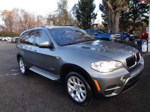 Used 2013 BMW X5 xDrive35i image 3