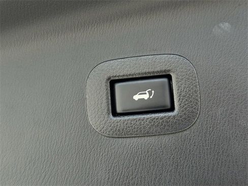 Used 2019 Nissan Armada Platinum w/ Captain's Chairs Package image 33