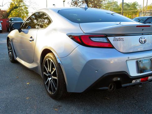 Used 2022 Toyota GR86 RWD image 33