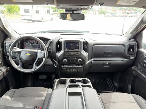 Used 2025 Chevrolet Silverado 2500 Custom w/ Custom Value Package AWD/4WD image 15