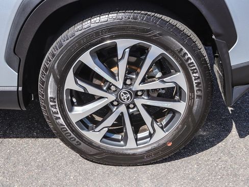 Used 2023 Toyota Corolla Cross XLE w/ Convenience Package image 12