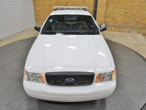 Used 2011 Ford Crown Victoria Police Interceptor RWD image 5