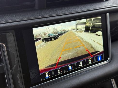 Used 2023 GMC Yukon XL Denali image 25