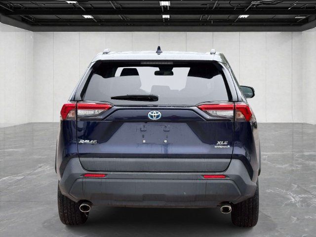 Used 2021 Toyota RAV4 XLE AWD/4WD image 6