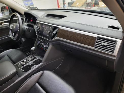 Used 2021 Volkswagen Atlas SE image 25