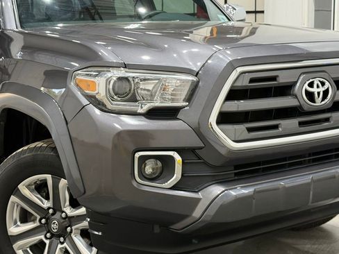 Used 2017 Toyota Tacoma Limited image 45