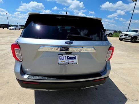 Used 2023 Ford Explorer XLT w/ Equipment Group 202A RWD image 8