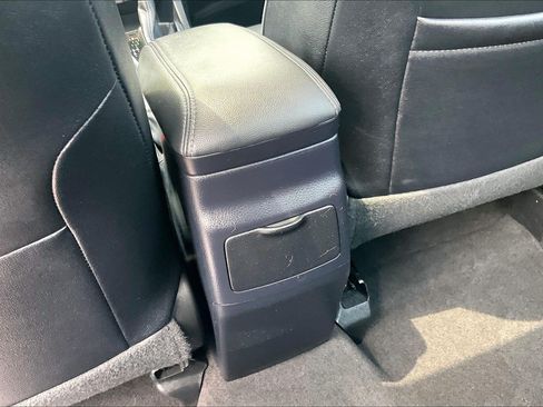Used 2017 Toyota Corolla XLE FWD image 40