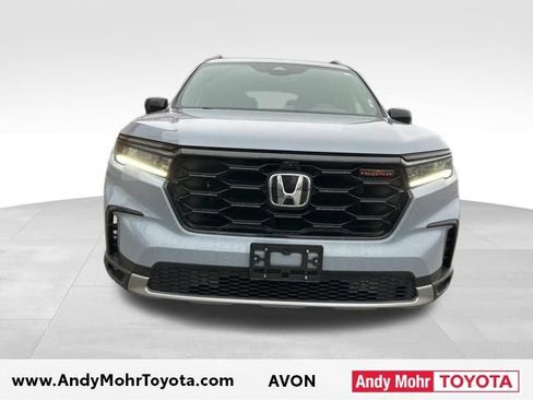 Used 2023 Honda Pilot TrailSport image 3