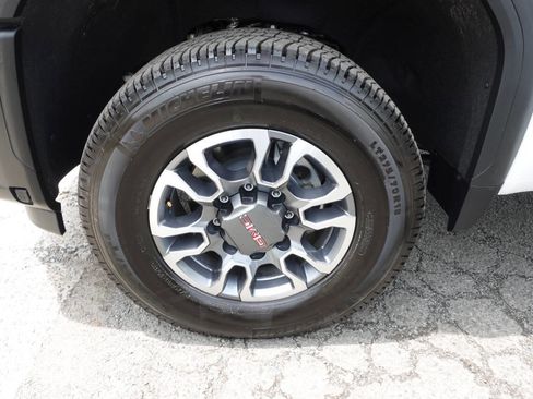 Used 2024 GMC Sierra 2500 Pro w/ Convenience Package image 52