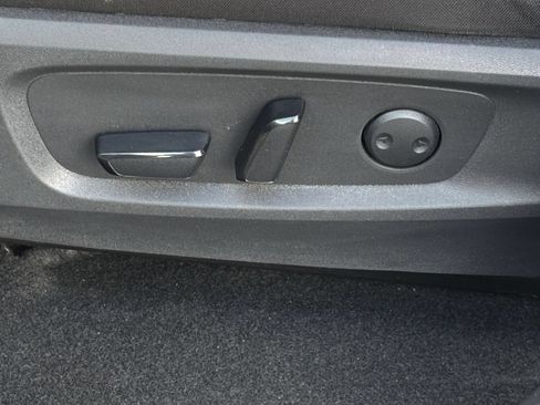 Used 2025 Nissan Pathfinder SV FWD image 22