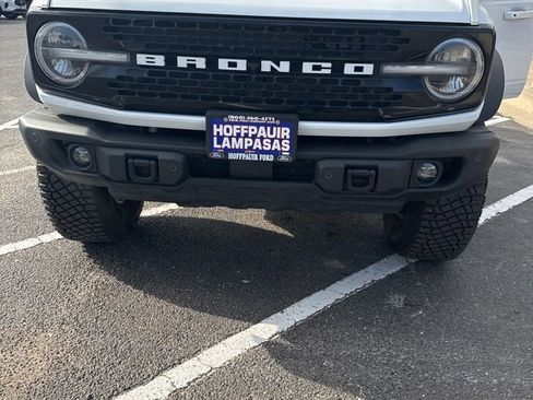 Used 2023 Ford Bronco Wildtrak image 9