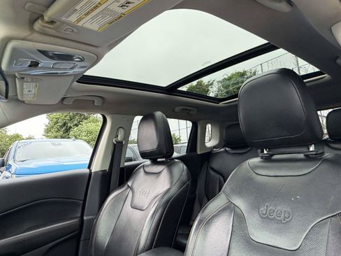 Used 2019 Jeep Compass Limited AWD/4WD image 11
