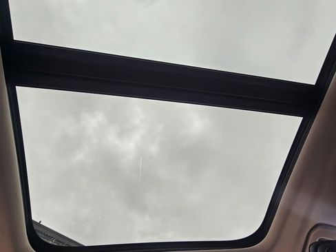 Certified 2023 Volvo XC60 B5 Plus w/ Climate Package image 26