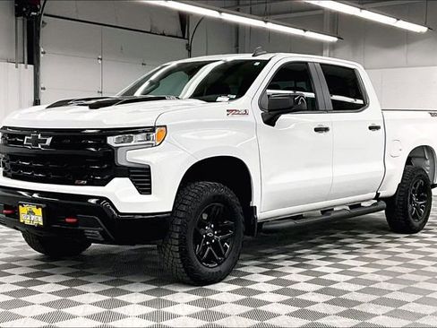 Used 2024 Chevrolet Silverado 1500 LT Trail Boss w/ Convenience Package II image 13