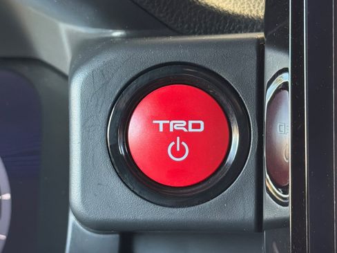 Certified 2025 Toyota Tacoma TRD Sport image 20