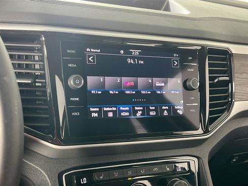 Used 2022 Volkswagen Atlas SE image 14