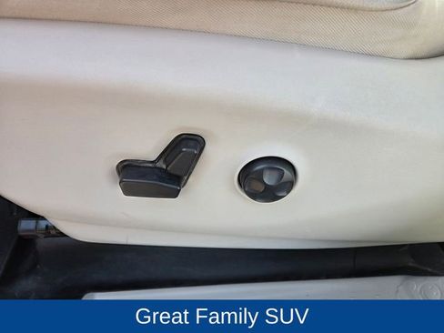 Used 2018 Chrysler Pacifica Touring-L FWD image 19