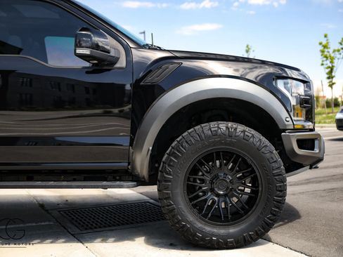 Used 2019 Ford F150 Raptor w/ Equipment Group 802A Luxury AWD/4WD image 17