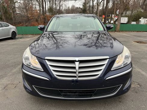 Used 2012 Hyundai Genesis 3.8 w/ Premium Pkg image 2