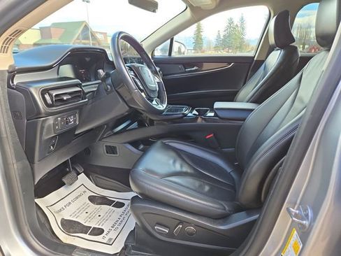 Used 2021 Lincoln Nautilus AWD w/ Equipment Group 101A image 2